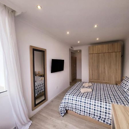 Stylish 3 Bedroom Penthouse In Marbella Centre With Large Pool Close To The Beach Exterior photo