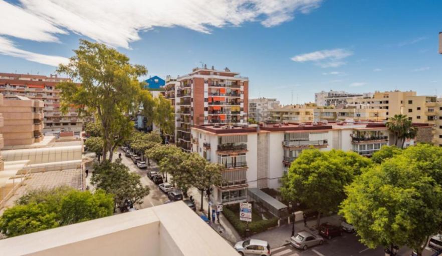 Stylish 3 Bedroom Penthouse In Marbella Centre With Large Pool Close To The Beach Exterior photo