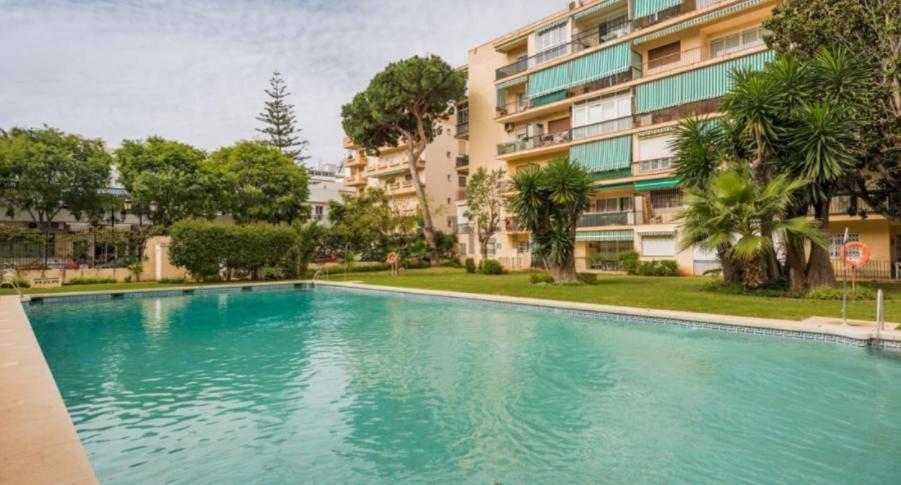 Stylish 3 Bedroom Penthouse In Marbella Centre With Large Pool Close To The Beach Exterior photo